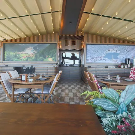 Quantum מלון טראבזון