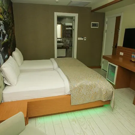 Hotel Quantum 3*